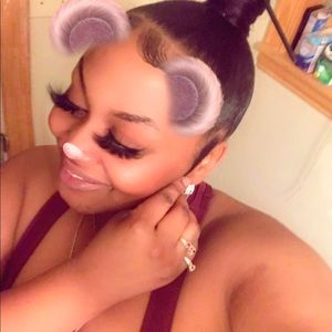 Meet your Posher, April